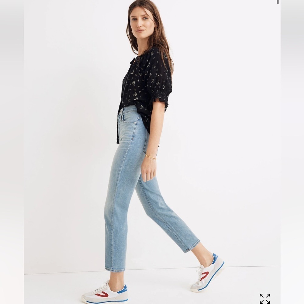 Madewell Classic Straight Jeans . Size 35 . Style AJ199